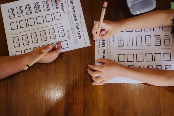 Arı Yayınları Akıllı Defter ile İngilizce Öğrenimi